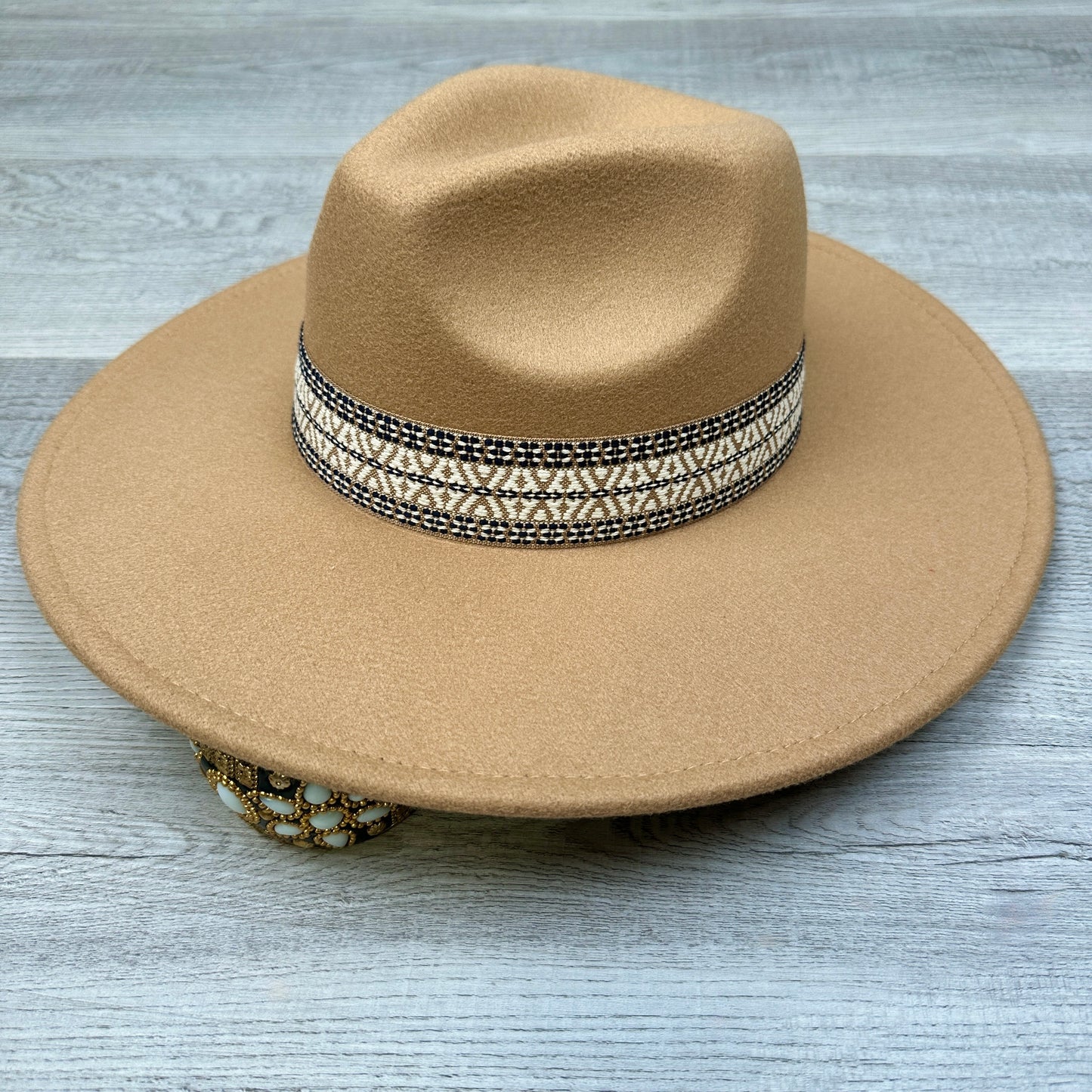 Regina Hat