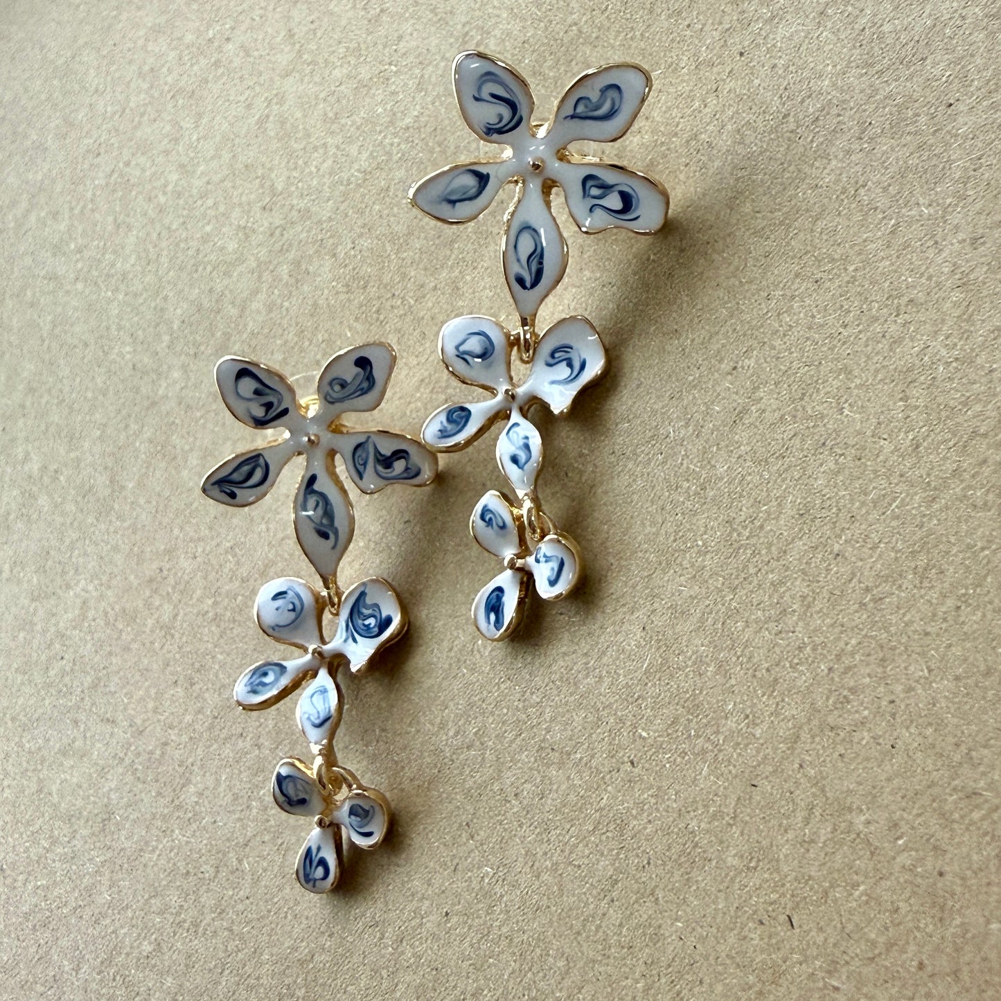 Ashlee Earrigs