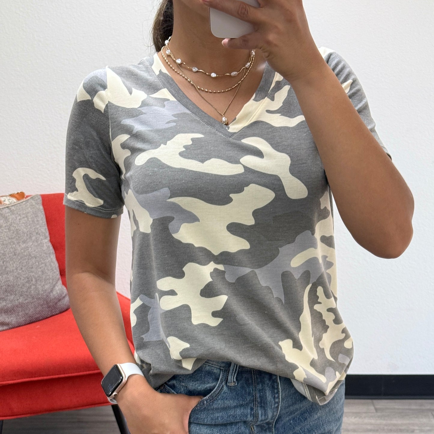 Emma Classic V-Neck Camo T-shirt