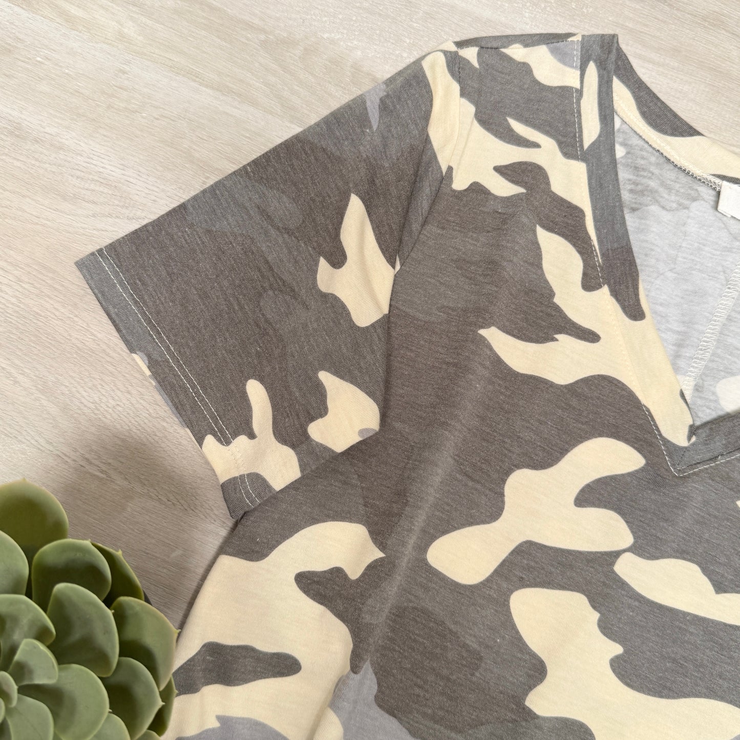 Emma Classic V-Neck Camo T-shirt