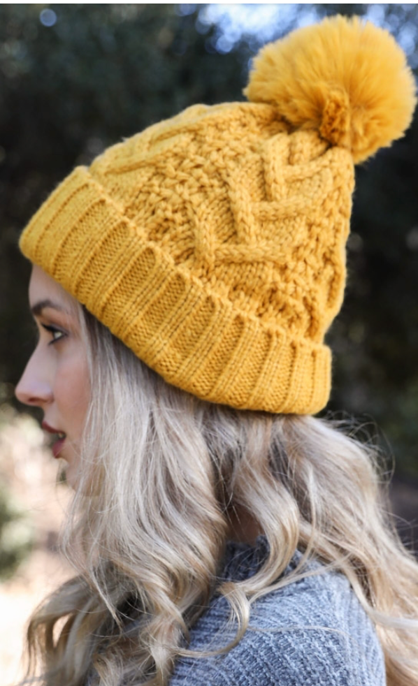 Paty Chunky Cable Knit Beanie with Fluffy Pom – Warm & Stylish