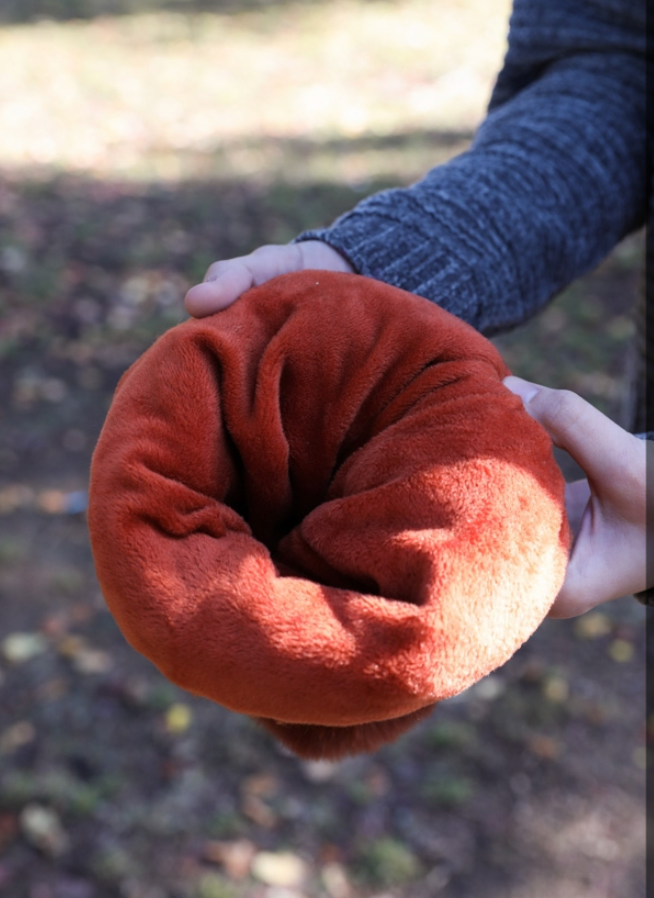 Paty Chunky Cable Knit Beanie with Fluffy Pom – Warm & Stylish