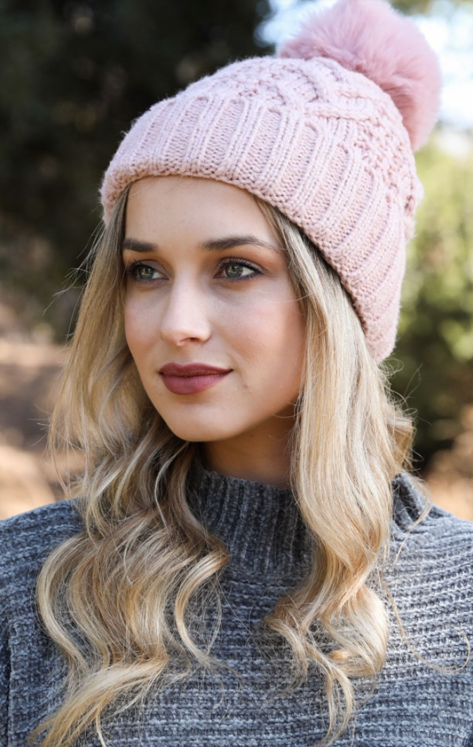 Paty Chunky Cable Knit Beanie with Fluffy Pom – Warm & Stylish