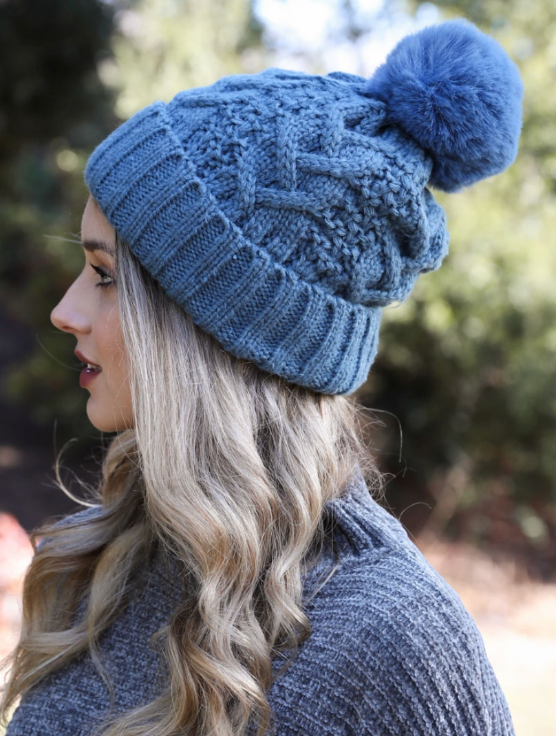 Paty Chunky Cable Knit Beanie with Fluffy Pom – Warm & Stylish