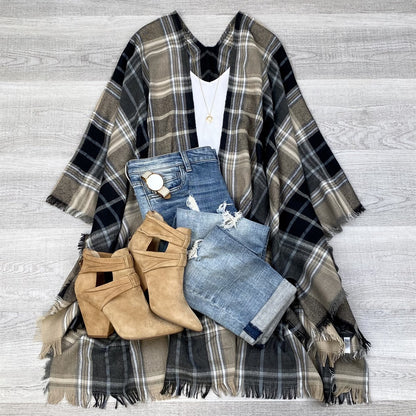 Alicia Lightweight Plaid Ruana