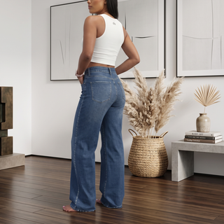 Ashlee Mid/High Rise Straight-Leg Stretch Jeans in Dark Wash