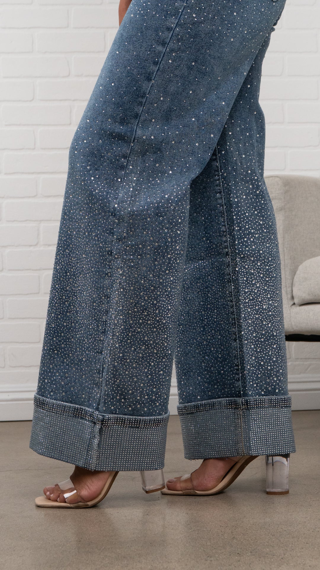Lumi cuffs detail High-Waisted Sparkle Jeans Must Have 31" Inseam