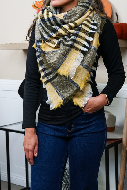 Alicia Flannel Blanket Scarf – Cozy Oversized Scarf with Frayed Edges