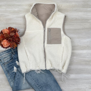 Reversible Sherpa Fleece Vest – Lightweight, Stylish Cold Weather Essential