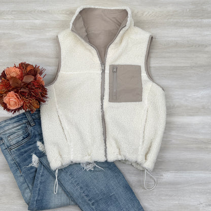 Reversible Sherpa Fleece Vest – Lightweight, Stylish Cold Weather Essential