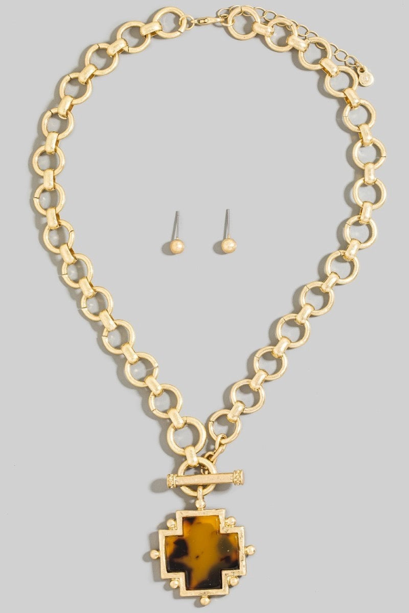 Merida Pendant Necklace